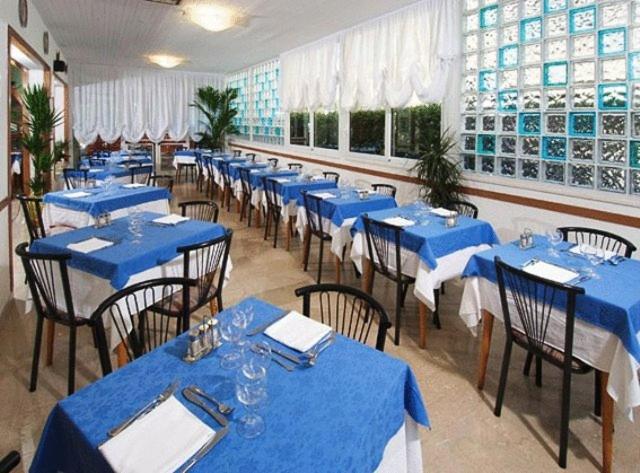 Hotel Saint Tropez Spa & Restaurant Lido Di Savio Dış mekan fotoğraf