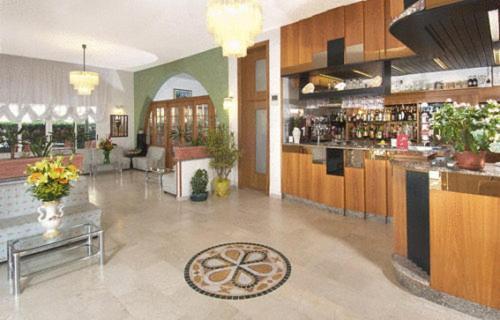 Hotel Saint Tropez Spa & Restaurant Lido Di Savio Dış mekan fotoğraf